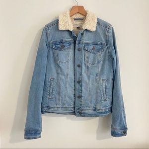 Universal Thread Sherpa lined denim jacket